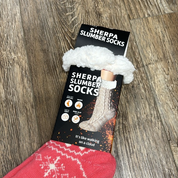 NWT Sherpa Slumber Socks - Picture 2 of 5